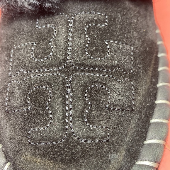 Tory Burch Black Shearling Slippers SZ 8 - Picture 6 of 7
